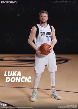 NBA Luca Doncic (Dallas Mavericks) 1:6 30cm Real Masterpiece