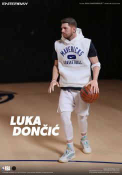 NBA Luca Doncic (Dallas Mavericks) 1:6 30cm Real Masterpiece