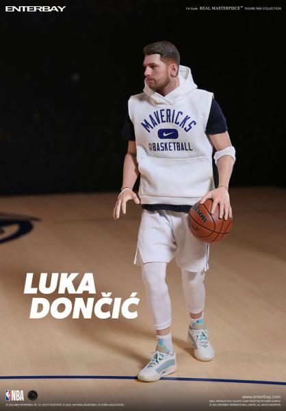 NBA Luca Doncic (Dallas Mavericks) 1:6 30cm Real Masterpiece